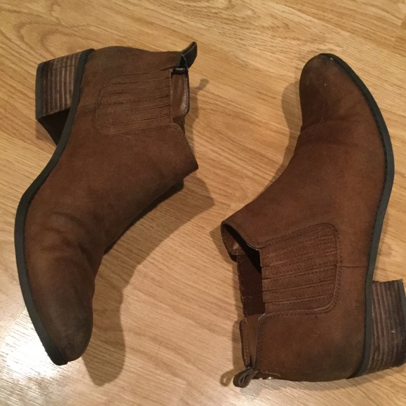 Tommy Hilfiger Shoes - CCO SUNDAY SALE ❤️Ankle boots/sweater bundle